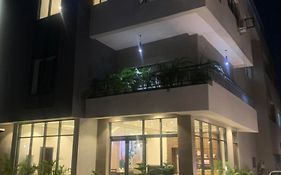Greywood Hotel And Apartments